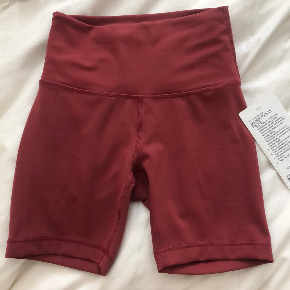 NWT wunder train HR short 6”